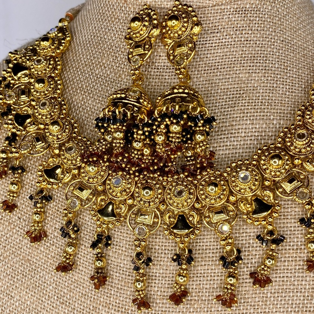 Traditional Indian Wedding Jewelry. Necklace and earringsGold Plated, 28” As Is